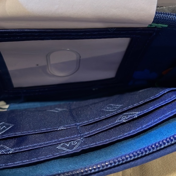 Vera Bradley RFID Wallet - Picture 4 of 7